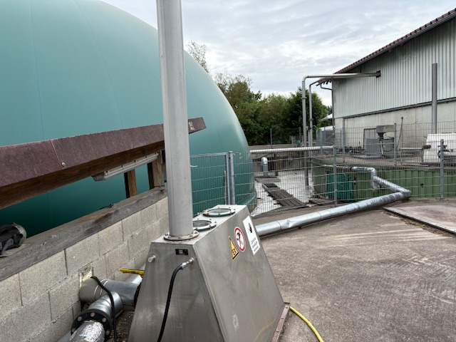 pochodnia bezpieczenstwa na stropie fermentatora – Biogazownia Biogaz Energy Poland Pochodnia bezpieczeństwa na stropie fermentatora biogazownia Biogaz Energy Poland